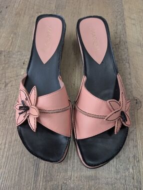 Markon Blush Pink Leather Floral Slides With Heel. Size 9W